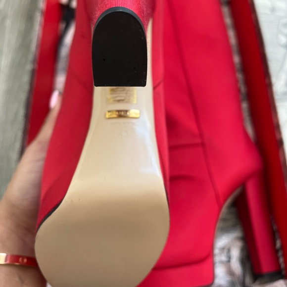 Red Gucci boots size 40 new with box - Picture 3 of 3